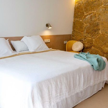 Hotel Noualt à Ferreries Extérieur photo
