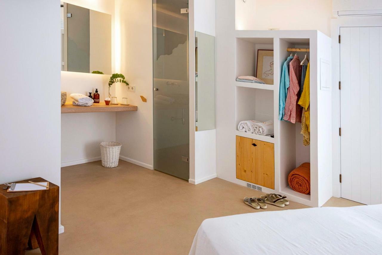 Hotel Noualt à Ferreries Extérieur photo