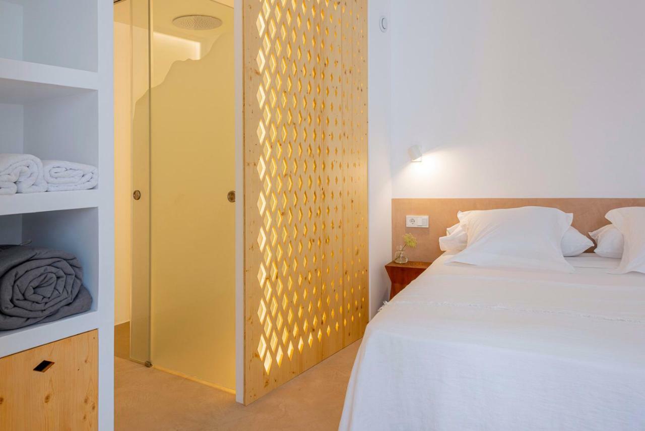 Hotel Noualt à Ferreries Extérieur photo