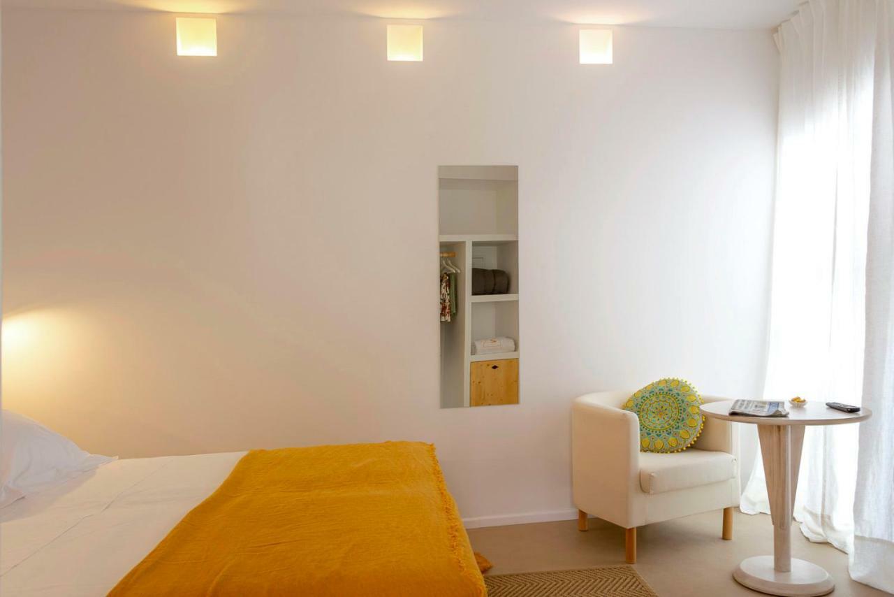 Hotel Noualt à Ferreries Extérieur photo